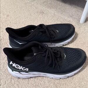 Hoka Clifton 7 - Women’s size 9.5